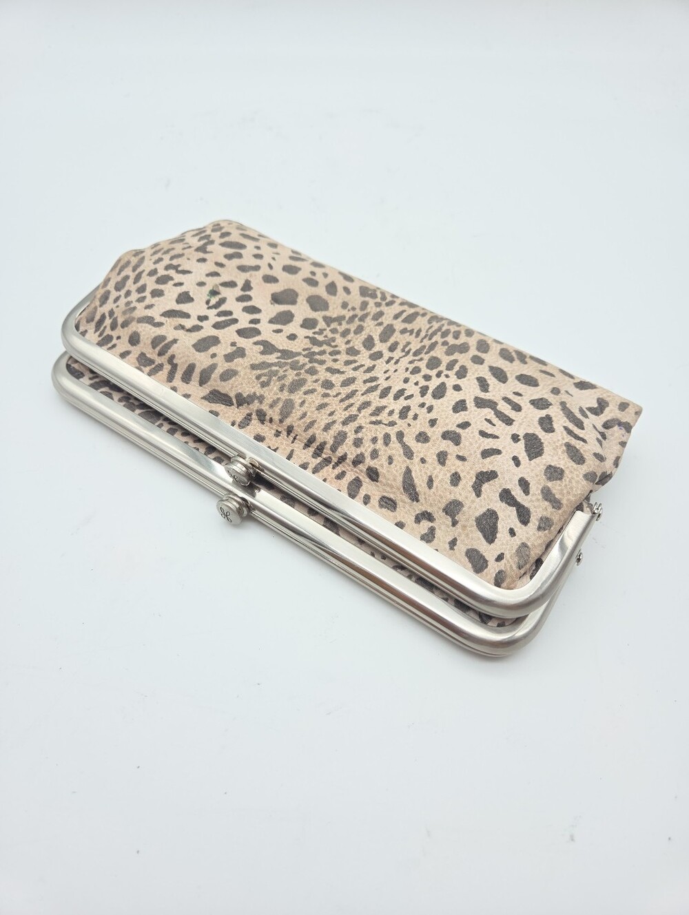 HOBO Lauren Clutch in Cheetah